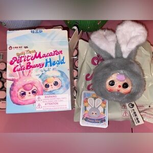 Baby three Petit Macaron Cute Bunny Head - Cream Velvet